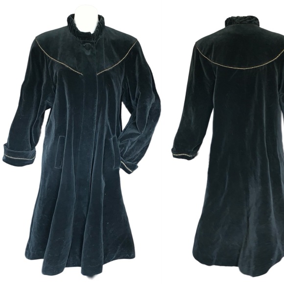 v i n t a g e :: Romantic Soft Velvet Longline Buttoned Coat - Picture 5 of 14